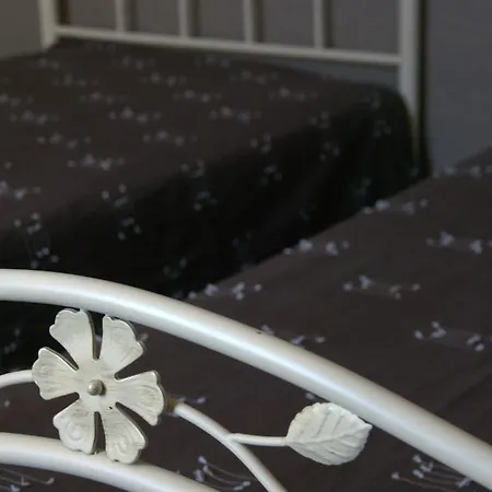 Du Cheval Blanc Hotel 2*